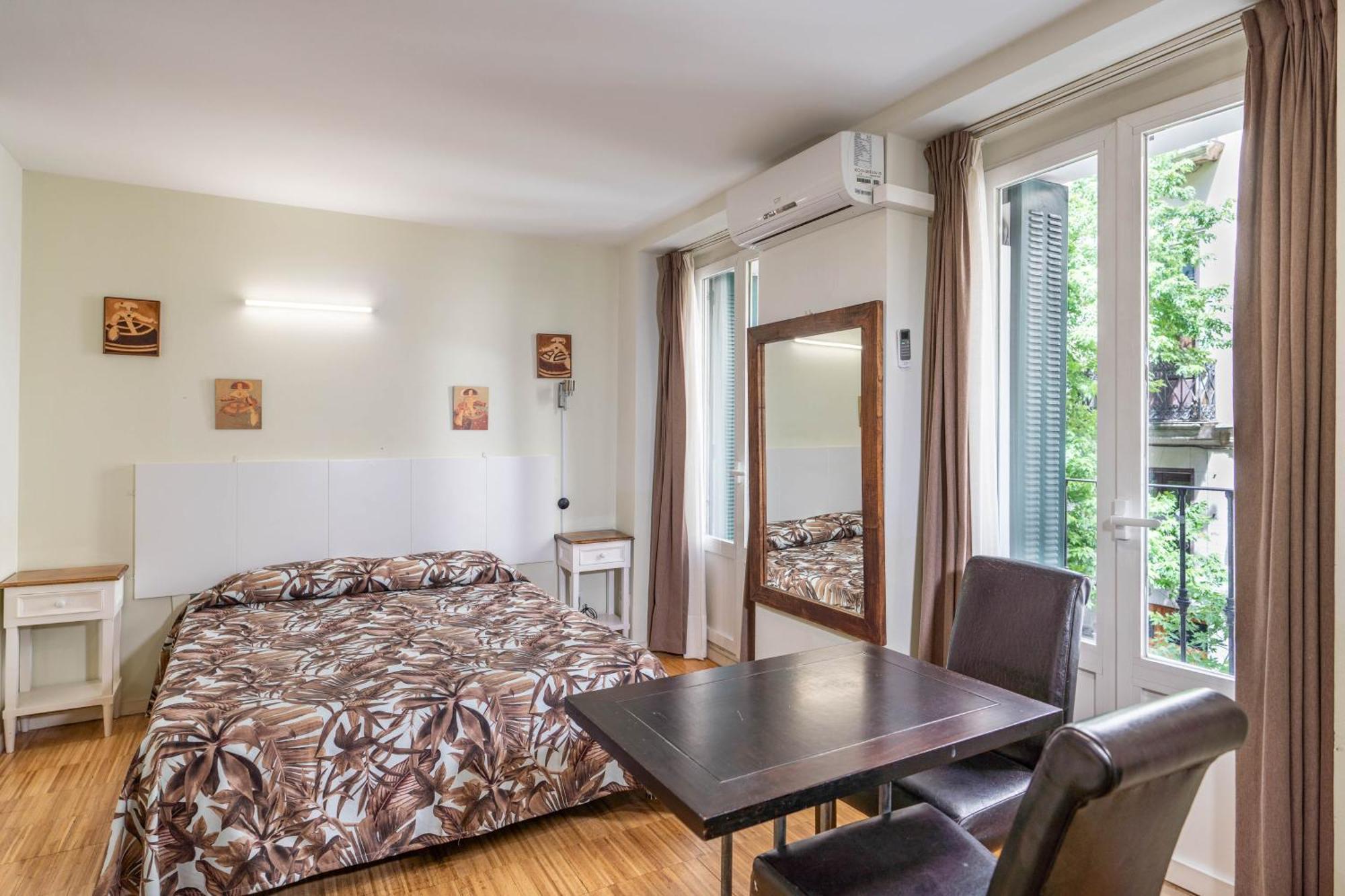 Apartamentos Mayor Centro マドリード エクステリア 写真