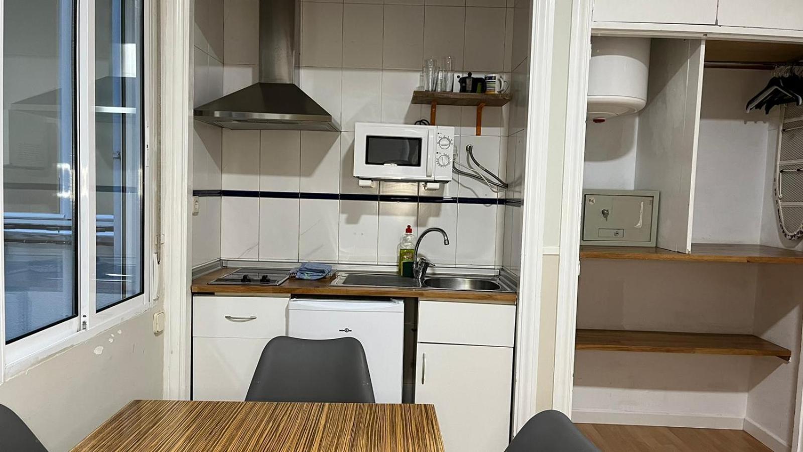 Apartamentos Mayor Centro マドリード エクステリア 写真